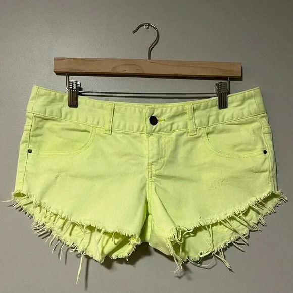 Billabong Laneway Distressed  Denim Cut-Off Shorts - Picture 1 of 12